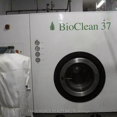 8100, Yonge, Uplands, Vaughan