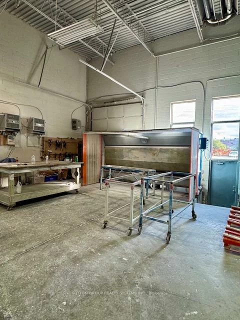 111, Regina, West Woodbridge Industrial Area, Vaughan