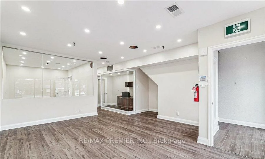 80, Carlauren, East Woodbridge, Vaughan