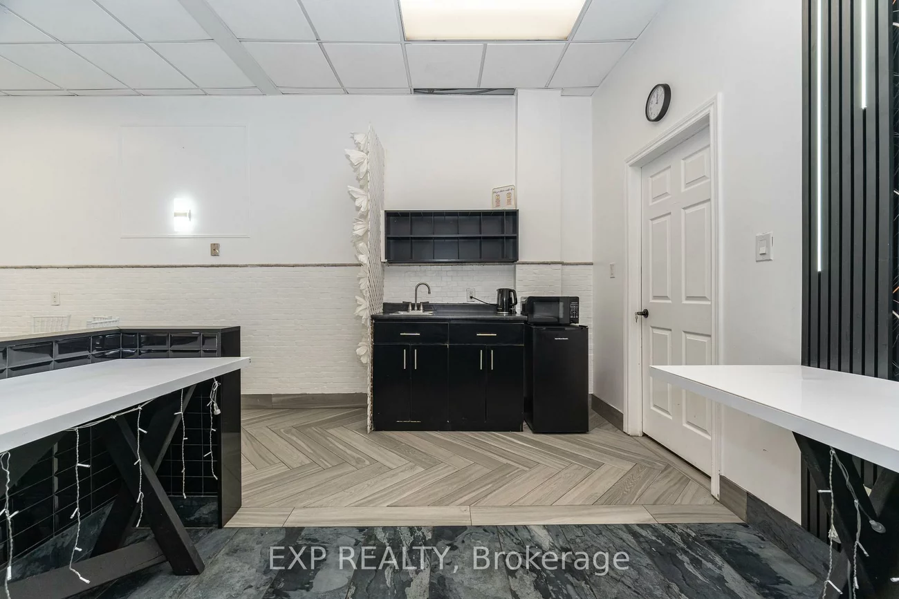 3232, Steeles, Concord, Vaughan