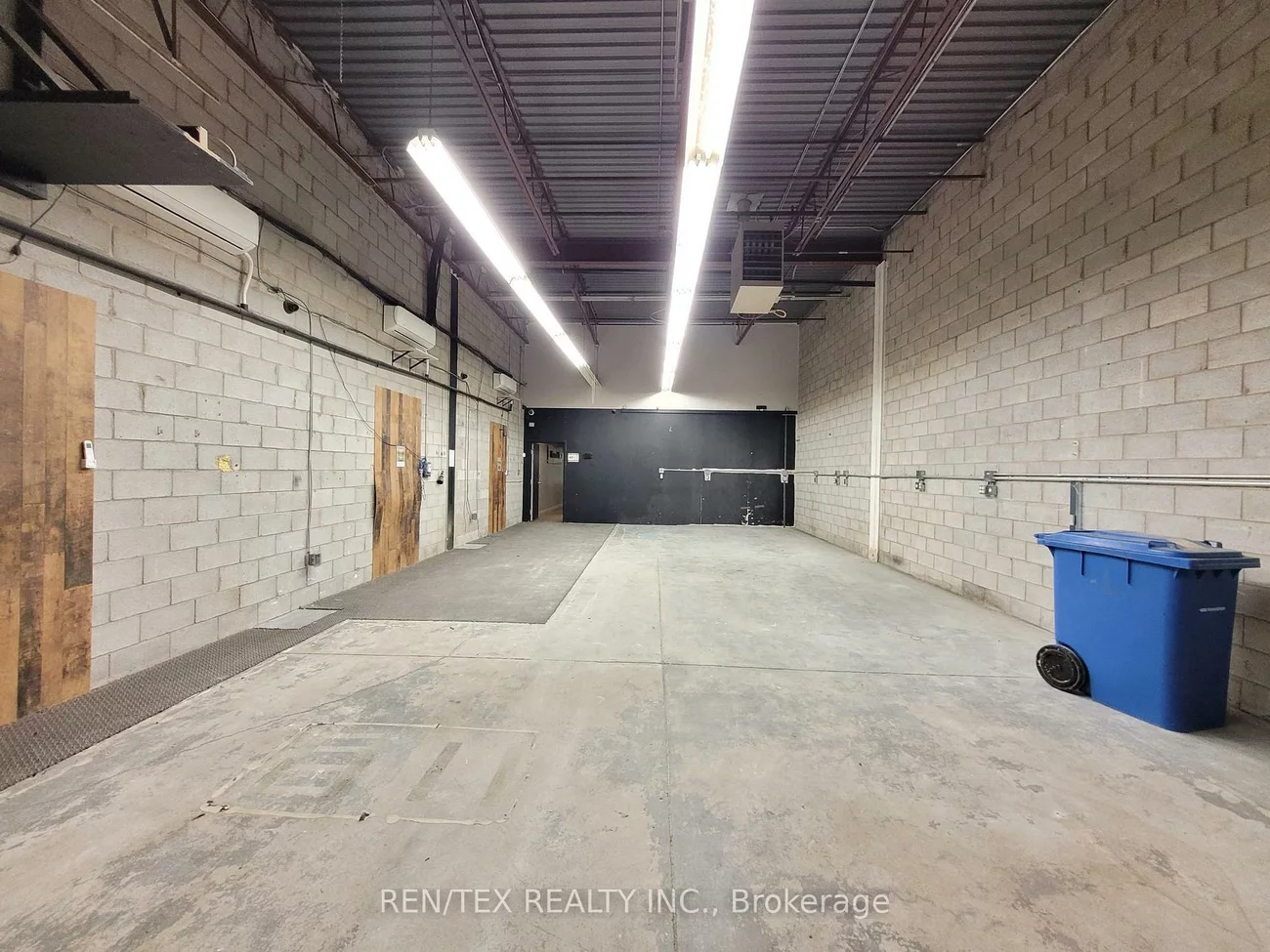 55, Winges, Pine Valley Business Park, Vaughan