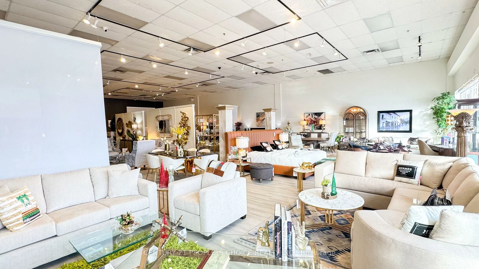 156, Chrislea, East Woodbridge, Vaughan