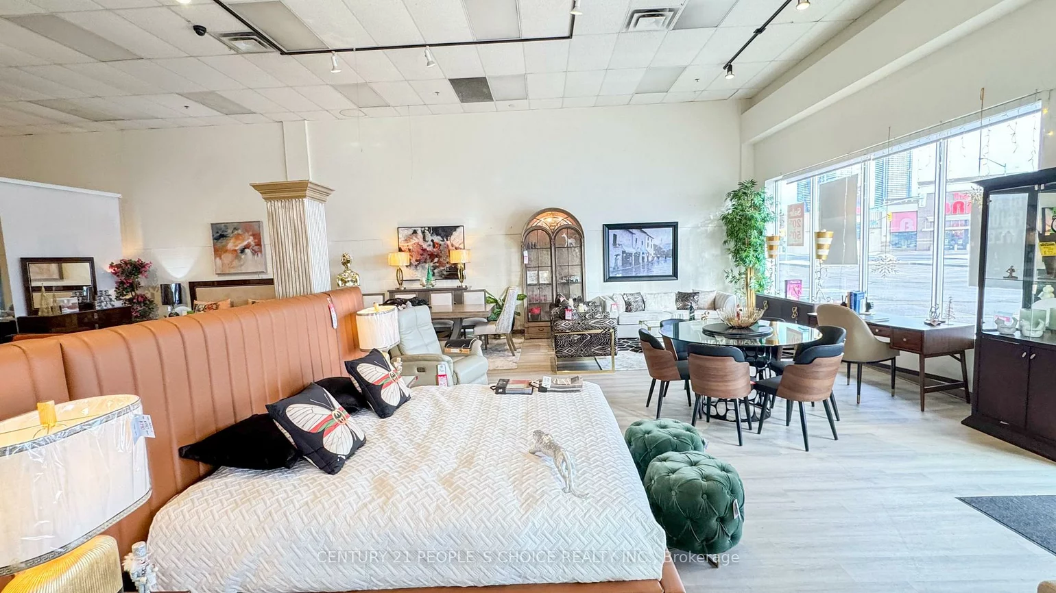 156, Chrislea, East Woodbridge, Vaughan