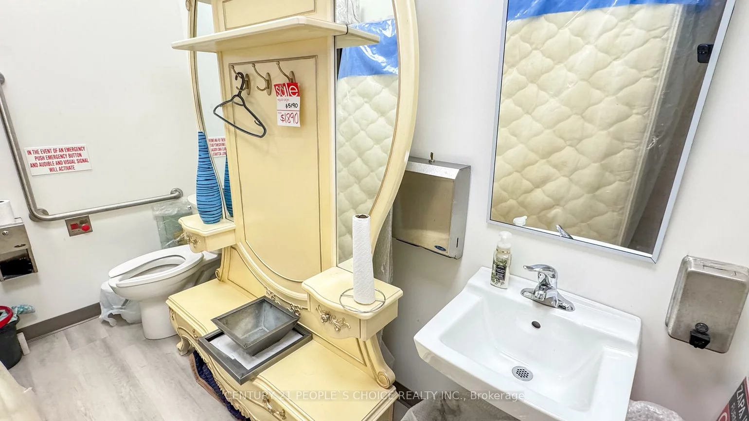 156, Chrislea, East Woodbridge, Vaughan