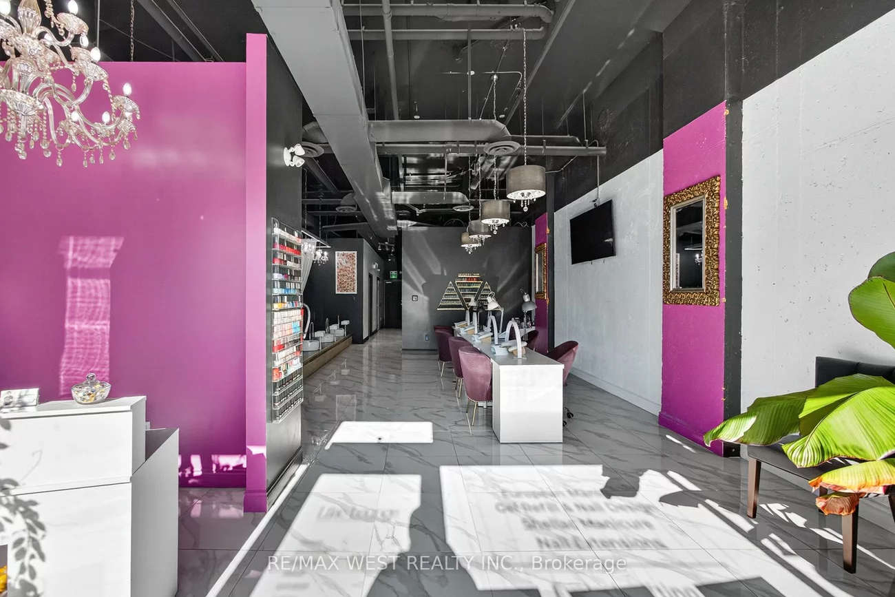 2396, Major Mackenzie, Maple, Vaughan