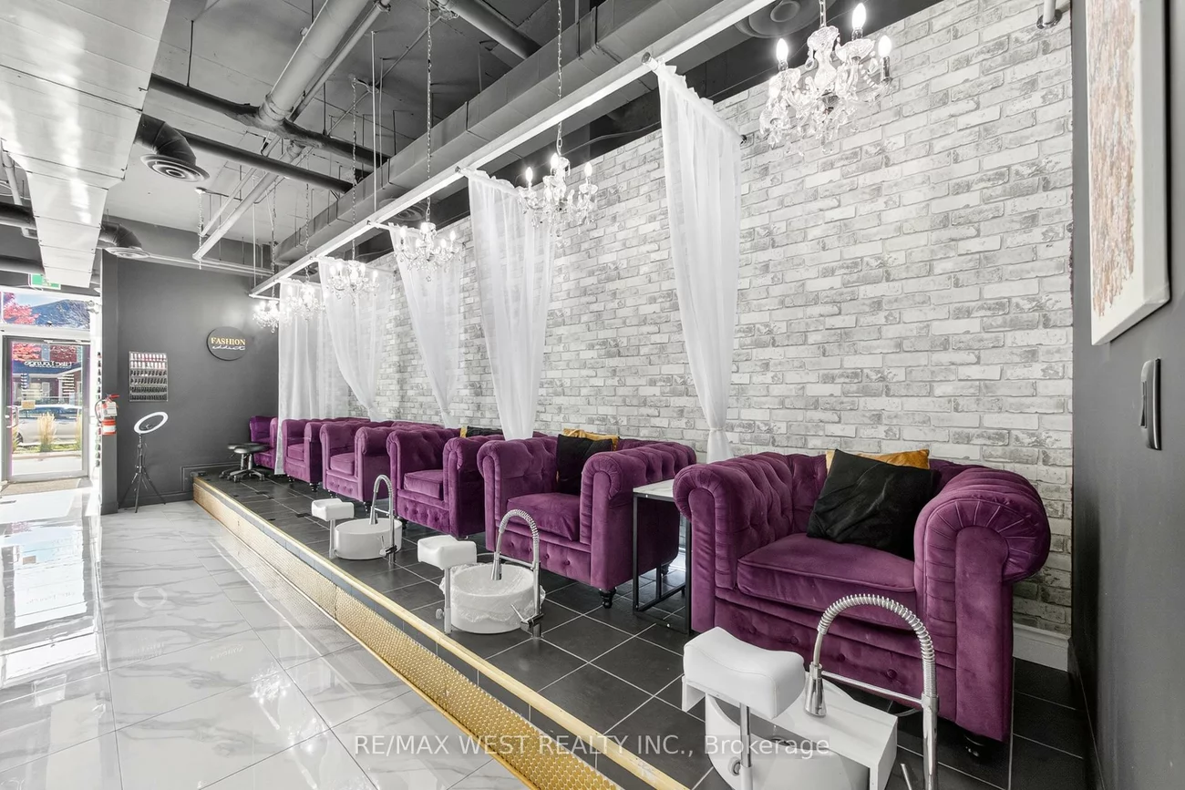 2396, Major Mackenzie, Maple, Vaughan