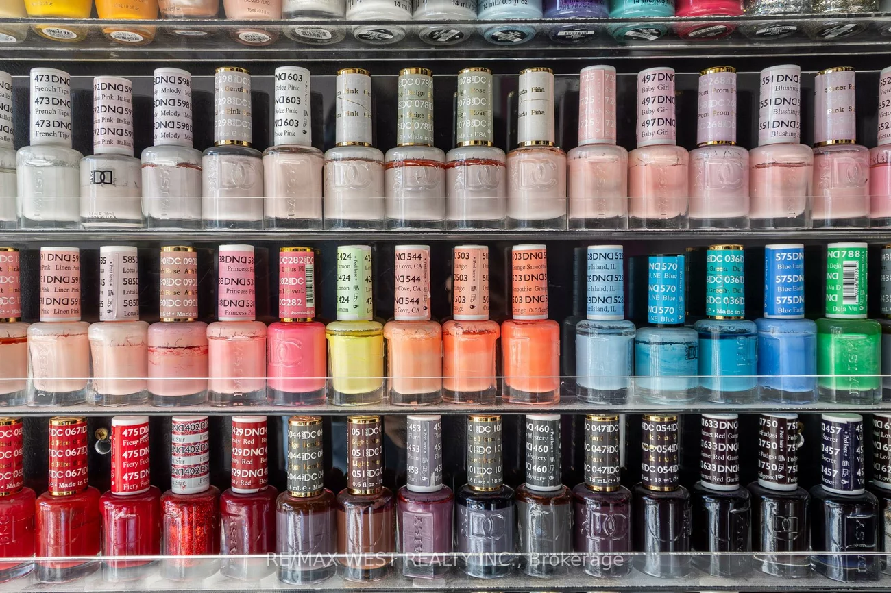 2396, Major Mackenzie, Maple, Vaughan