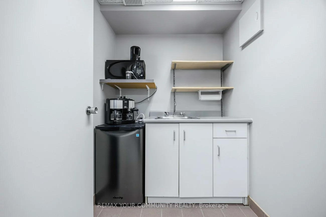 66, Centre, Uplands, Vaughan