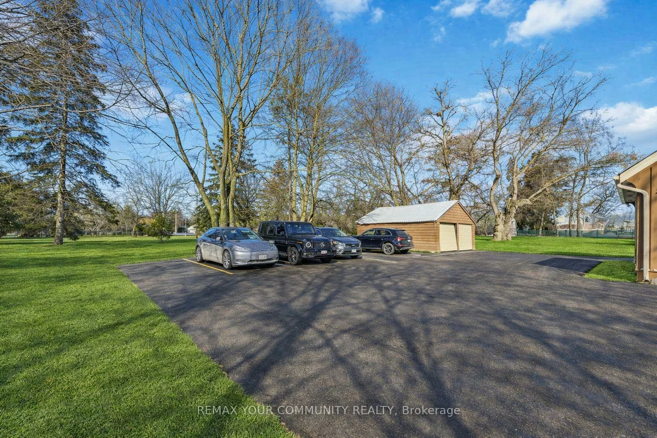 66, Centre, Uplands, Vaughan