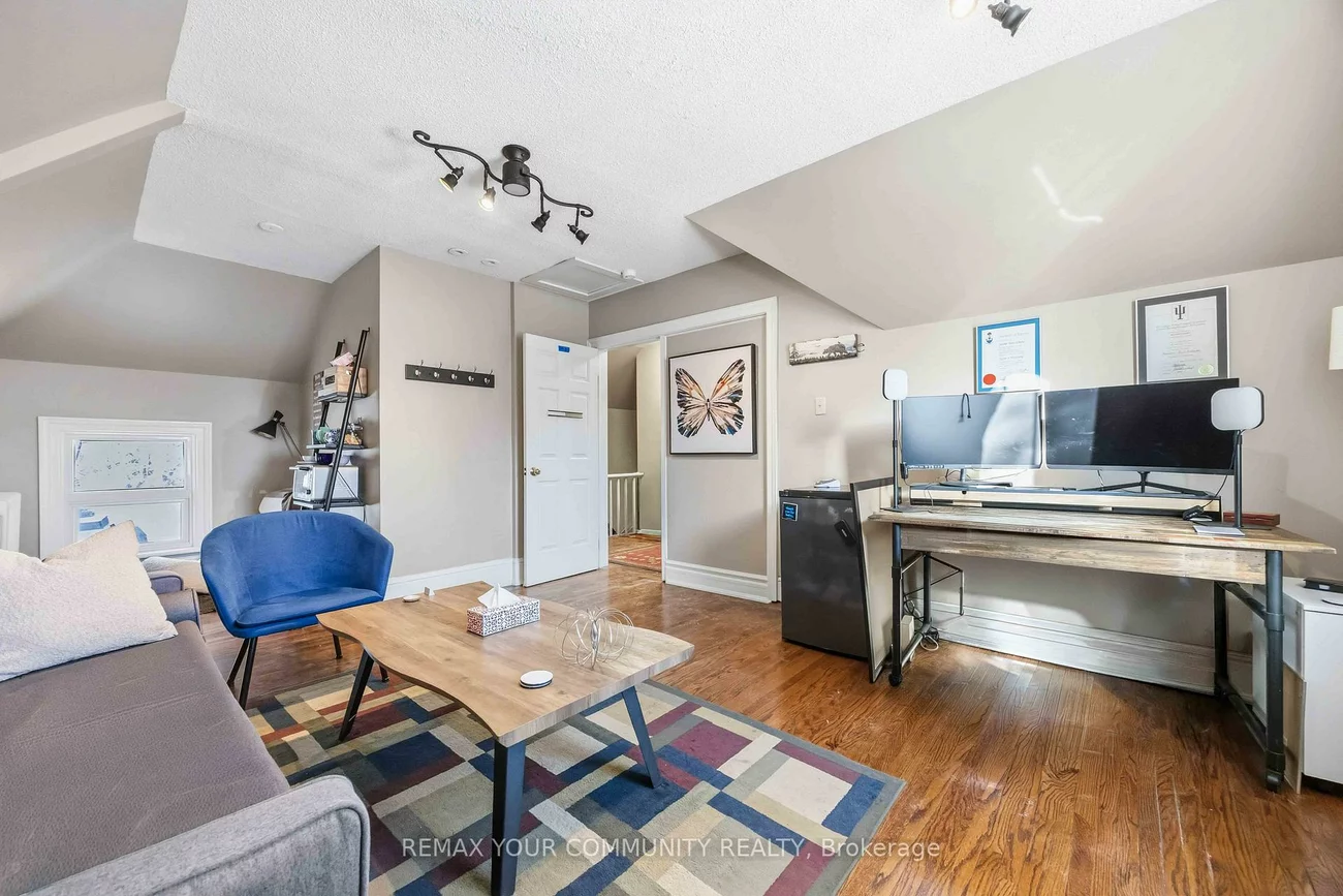 66, Centre, Uplands, Vaughan