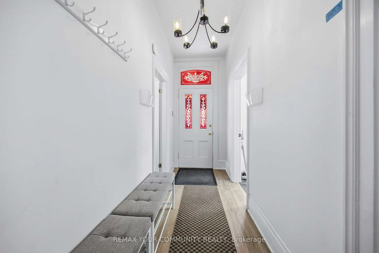 66, Centre, Uplands, Vaughan