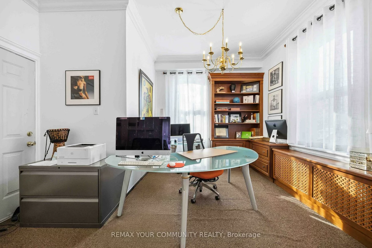 66, Centre, Uplands, Vaughan