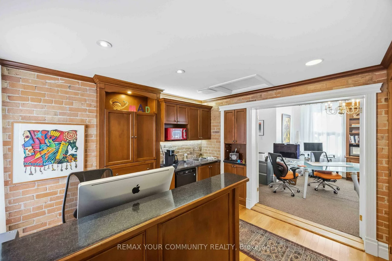 66, Centre, Uplands, Vaughan