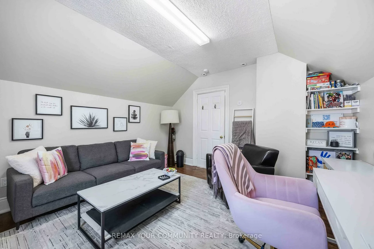 66, Centre, Uplands, Vaughan