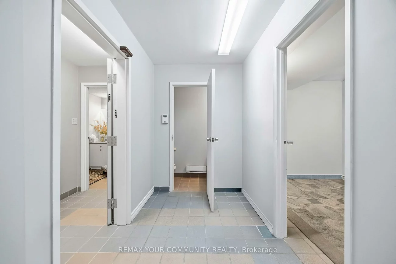 66, Centre, Uplands, Vaughan