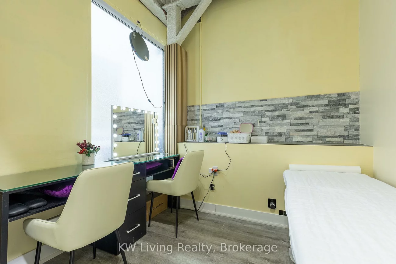 8740, Jane, Concord, Vaughan