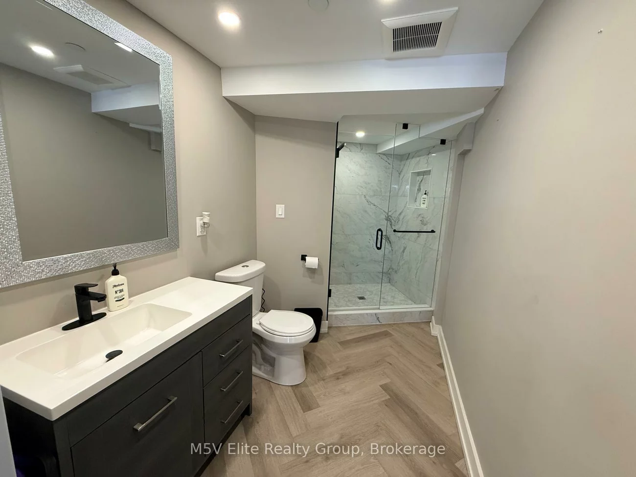 250, Regina, West Woodbridge Industrial Area, Vaughan