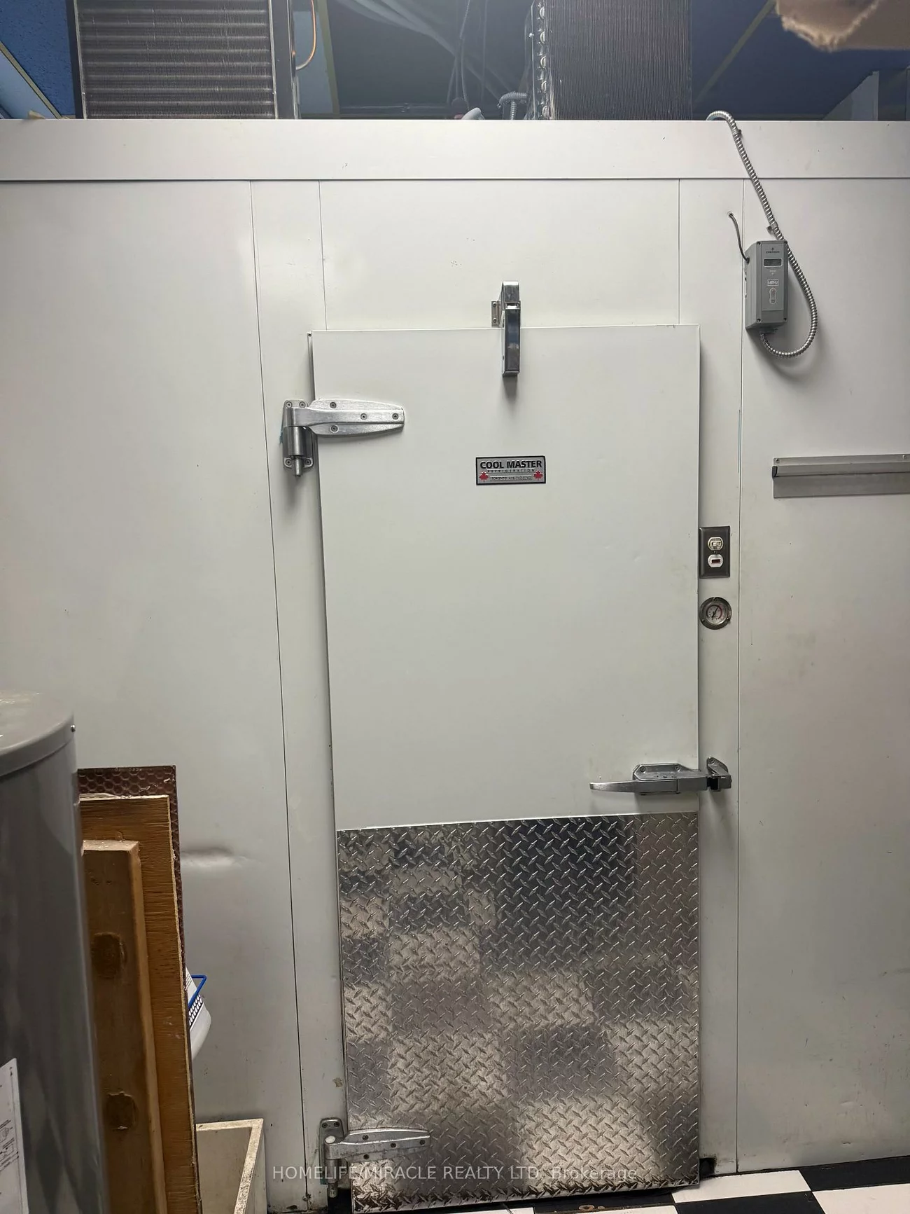 1520, Steeles, Concord, Vaughan