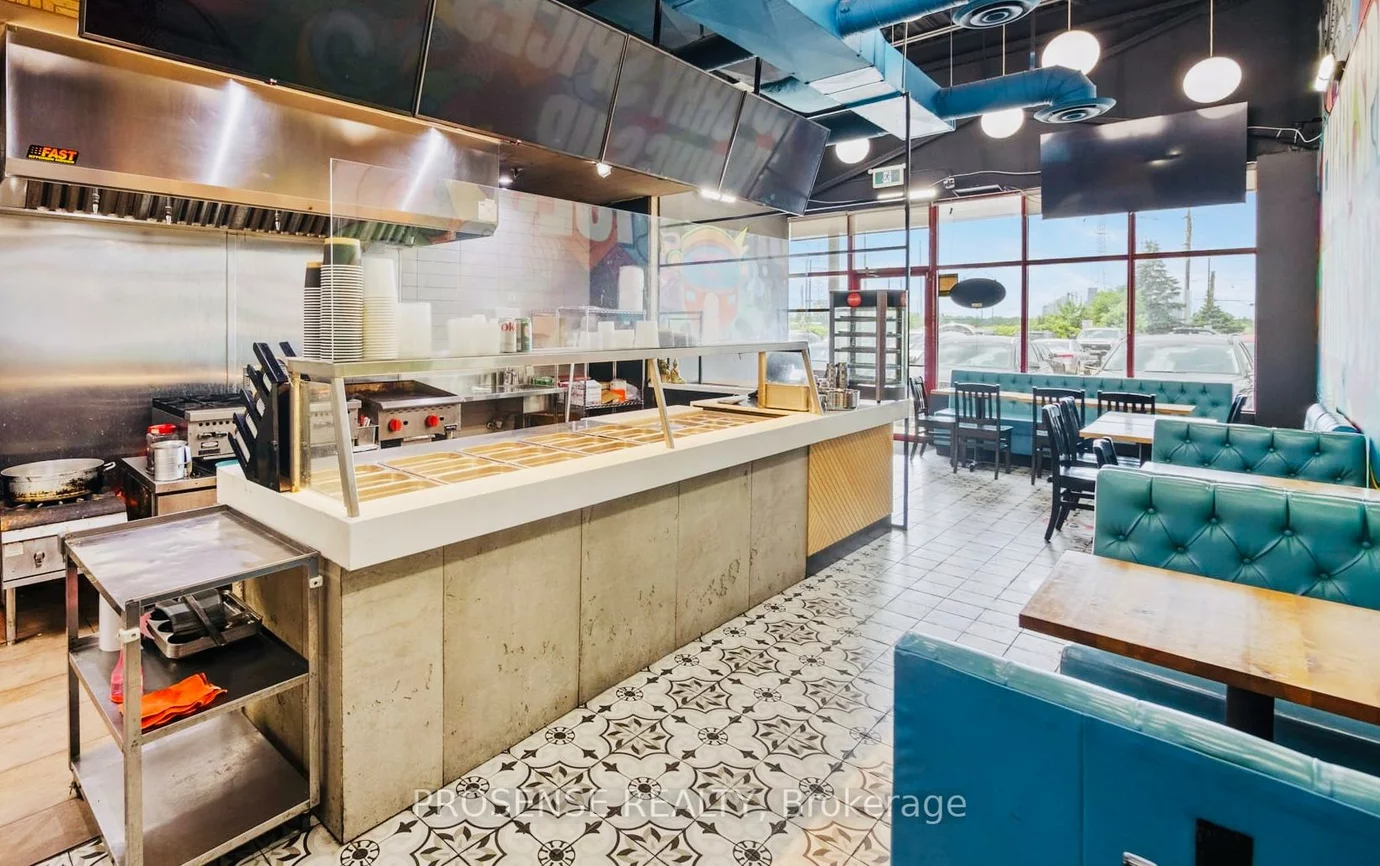 1470, Centre, Beverley Glen, Vaughan