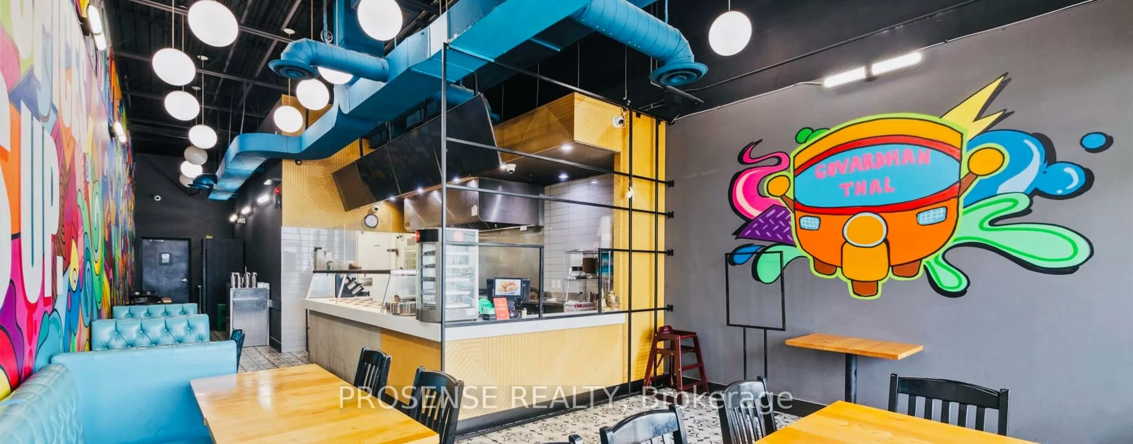 1470, Centre, Beverley Glen, Vaughan