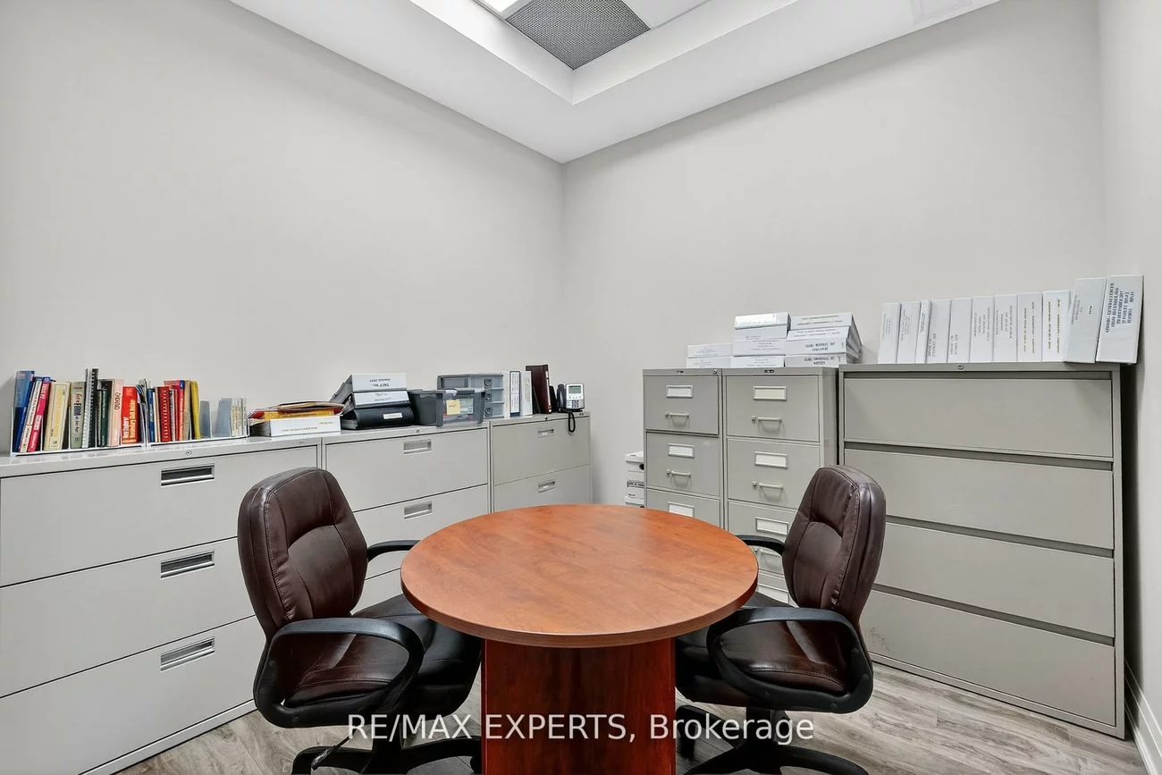 12, Woodstream, Vaughan Grove, Vaughan