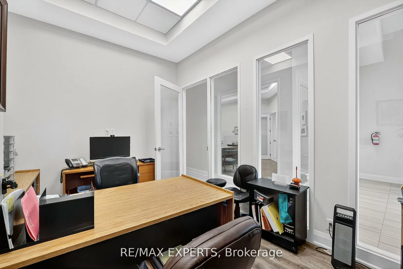 12, Woodstream, Vaughan Grove, Vaughan