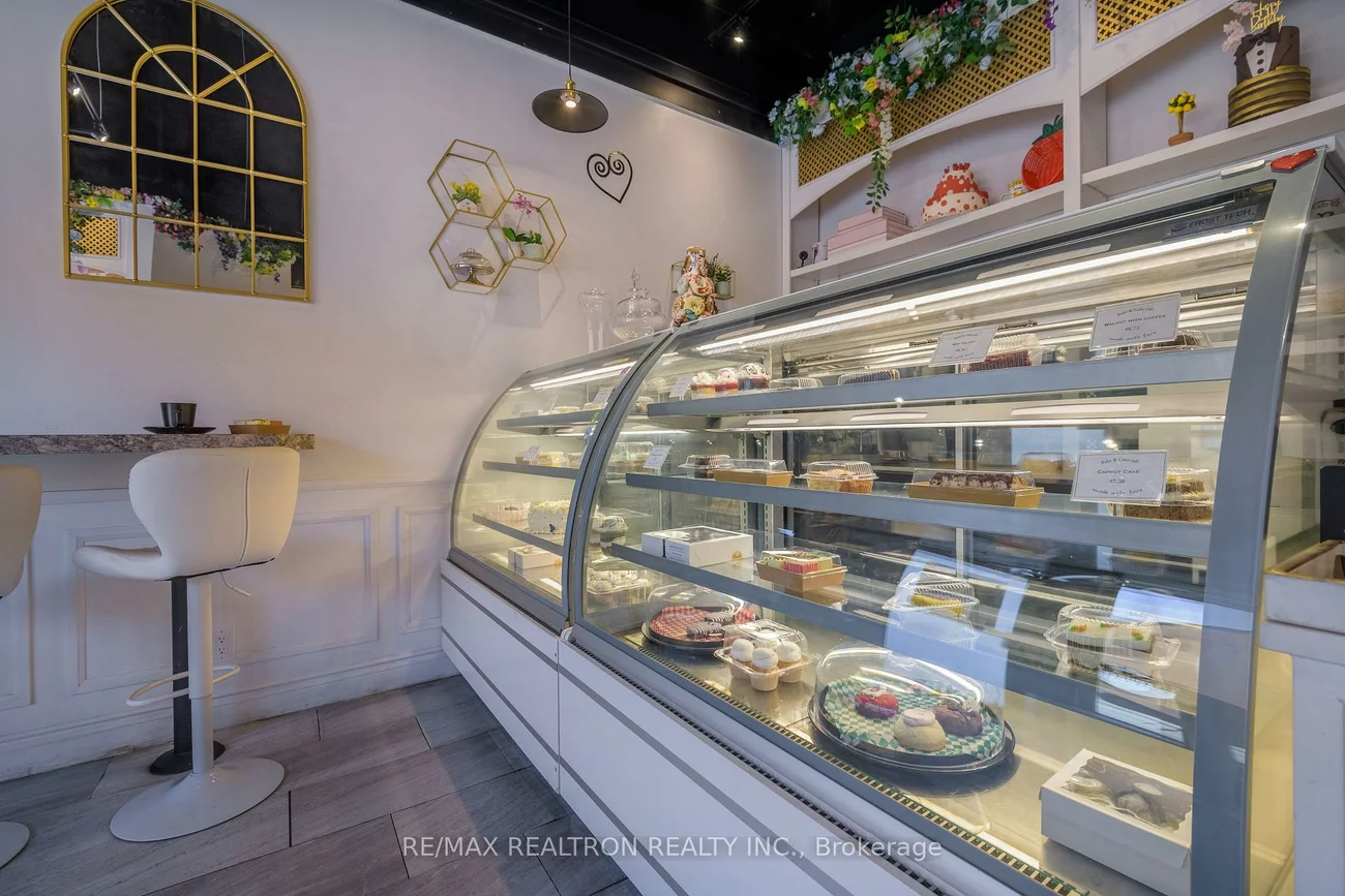 1450, Centre, Beverley Glen, Vaughan