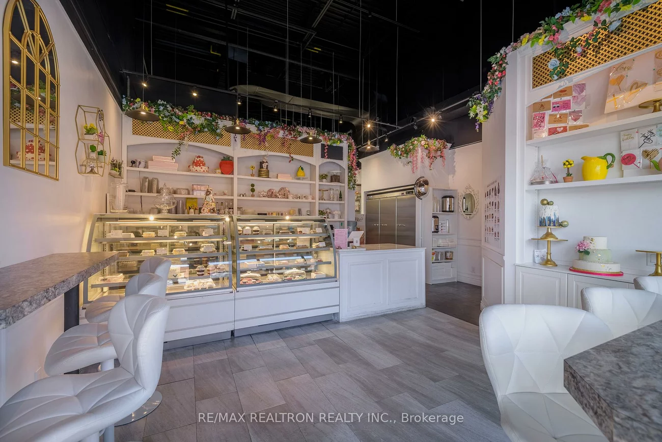 1450, Centre, Beverley Glen, Vaughan