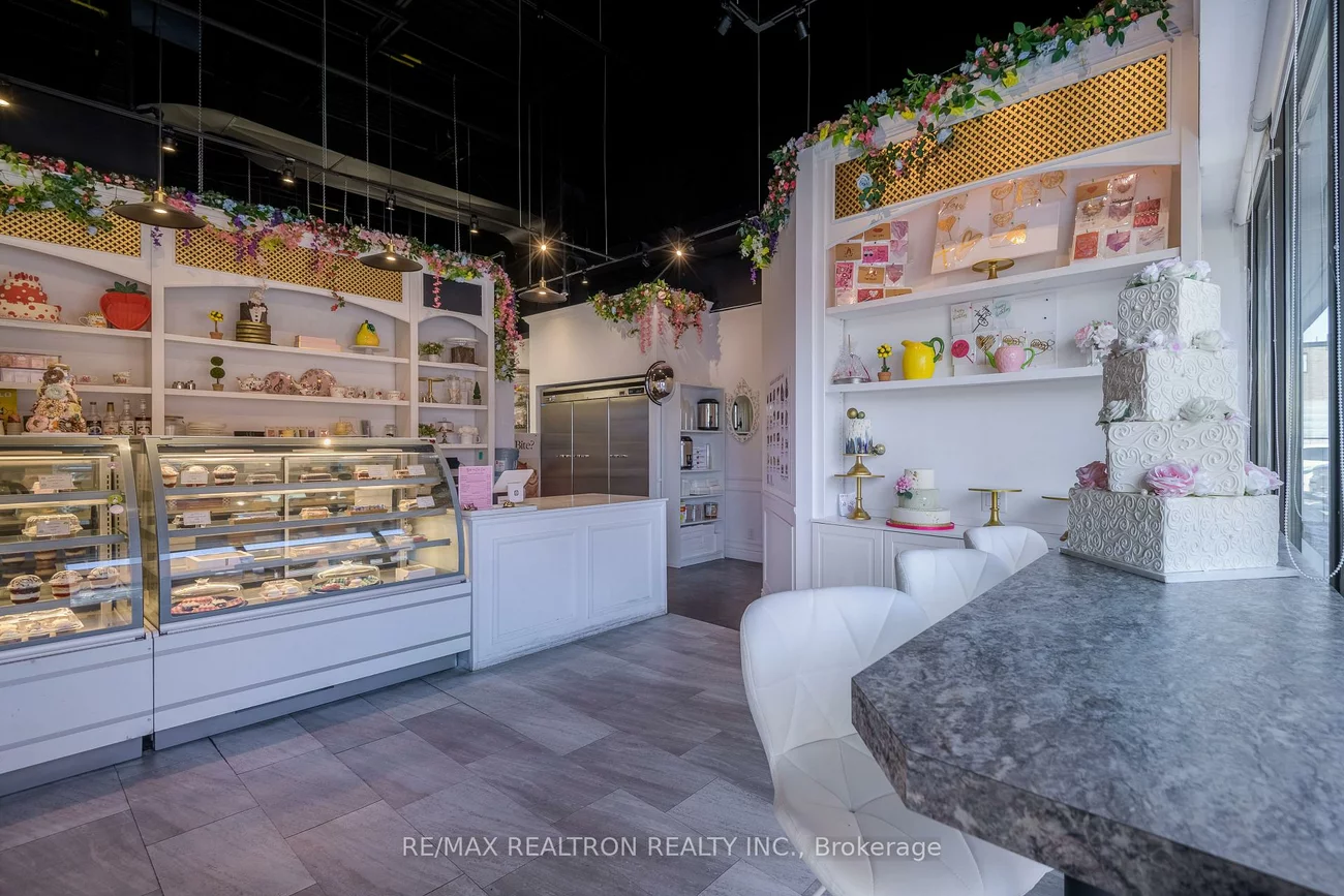 1450, Centre, Beverley Glen, Vaughan