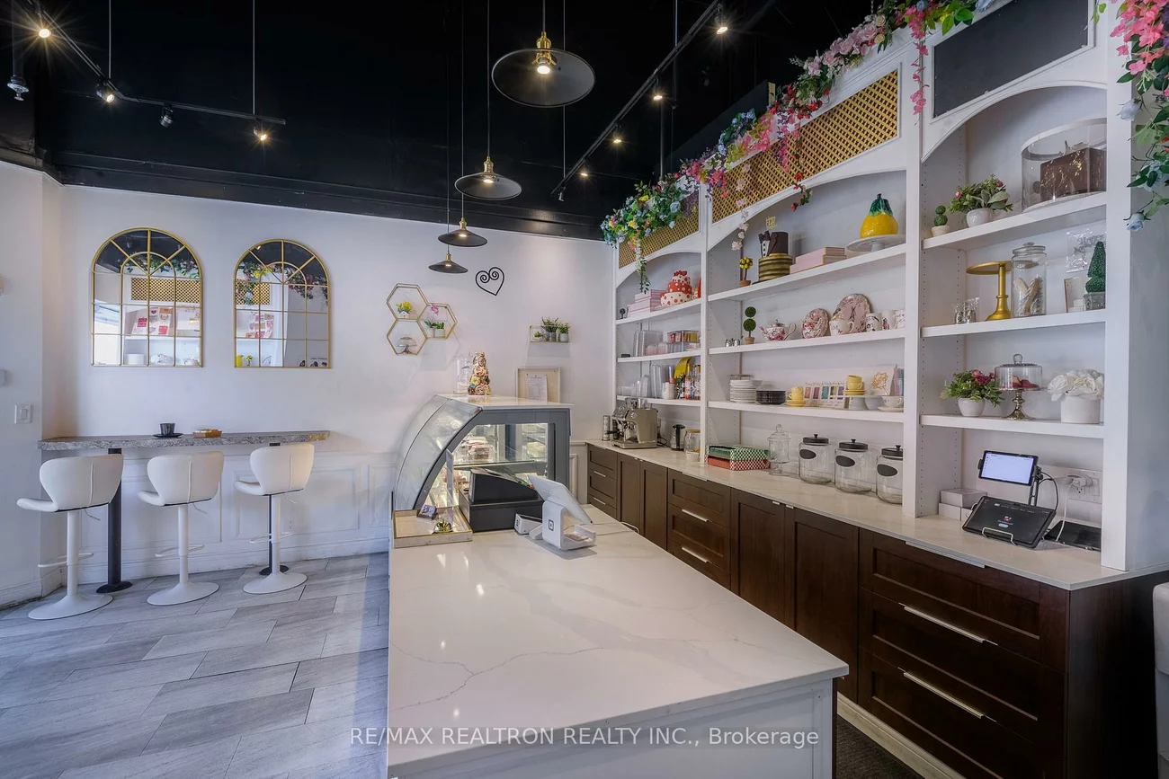 1450, Centre, Beverley Glen, Vaughan