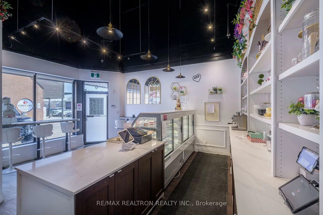 1450, Centre, Beverley Glen, Vaughan