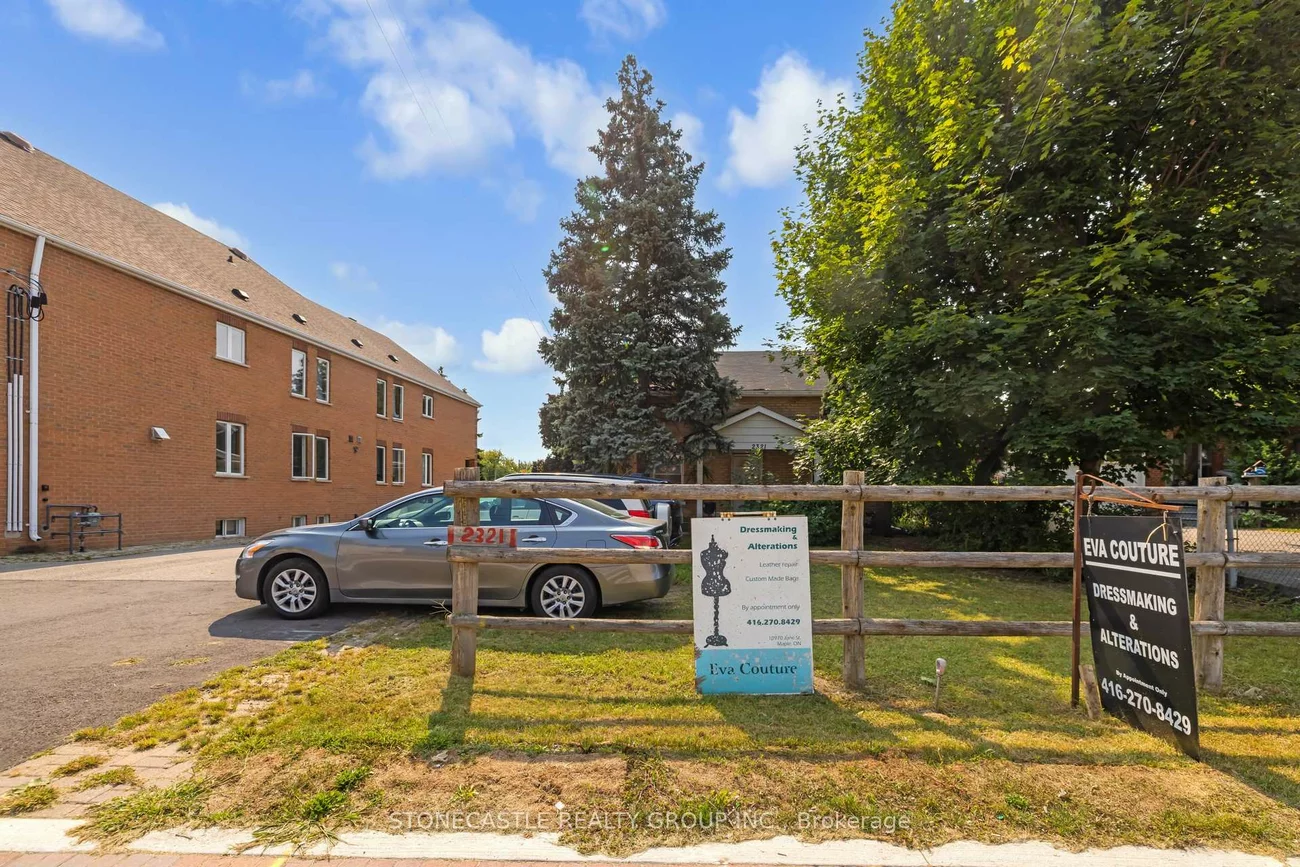 2321, Major Mackenzie, Maple, Vaughan