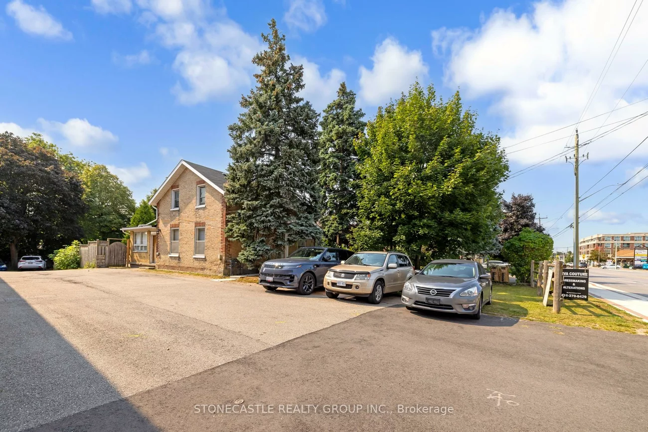 2321, Major Mackenzie, Maple, Vaughan