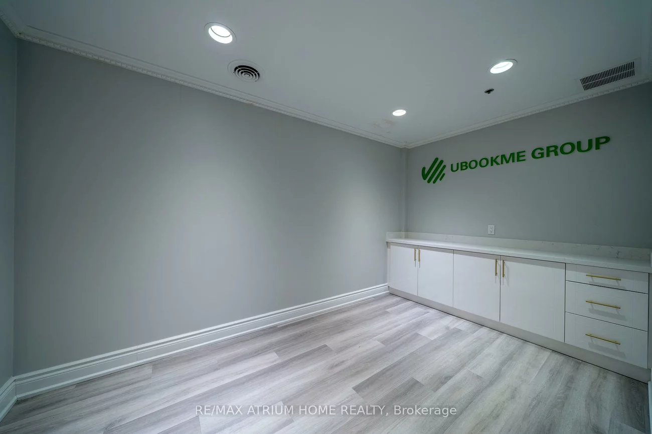 7398, Yonge, Crestwood-Springfarm-Yorkhill, Vaughan