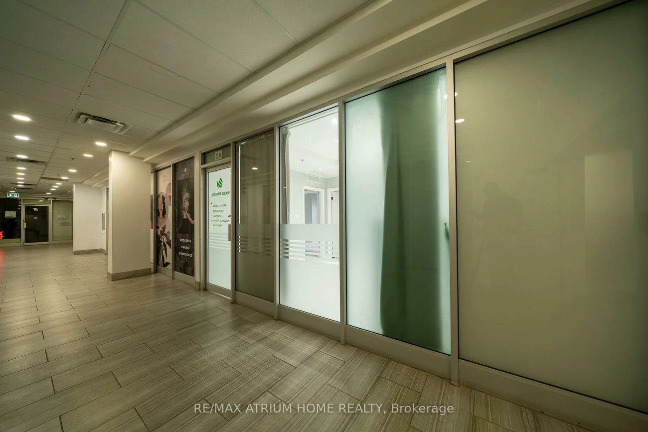 7398, Yonge, Crestwood-Springfarm-Yorkhill, Vaughan
