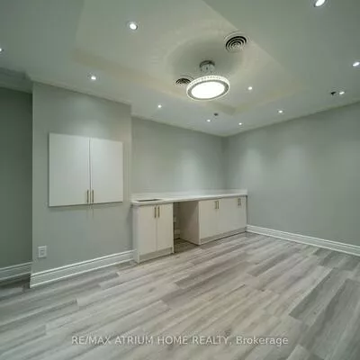 7398, Yonge, Crestwood-Springfarm-Yorkhill, Vaughan