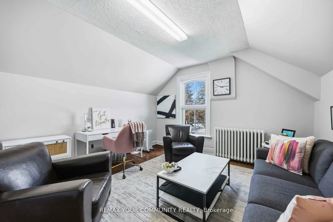 66, Centre, Uplands, Vaughan
