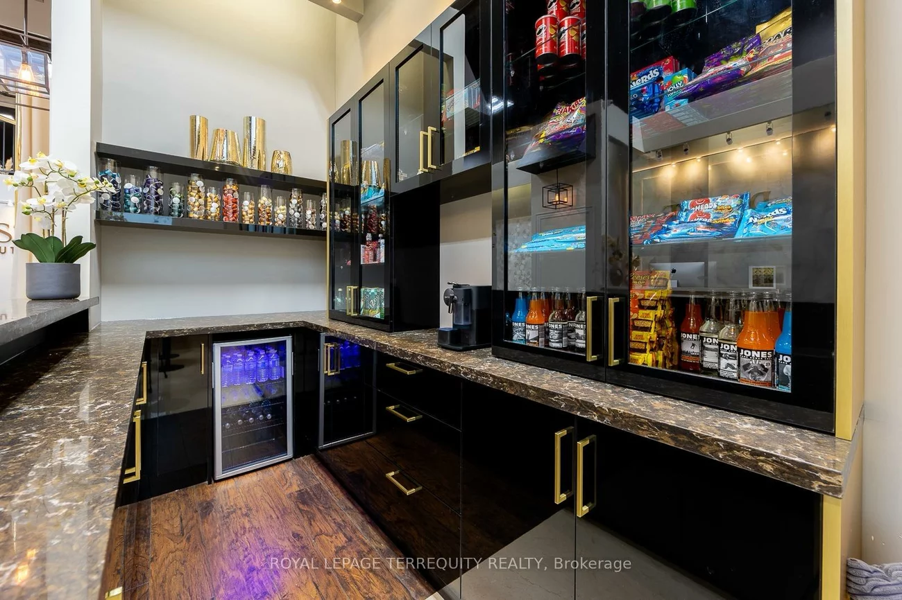 8750, Jane, Concord, Vaughan