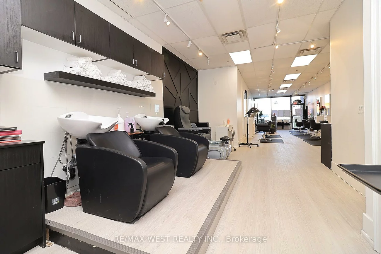 90, Winges, Pine Valley Business Park, Vaughan