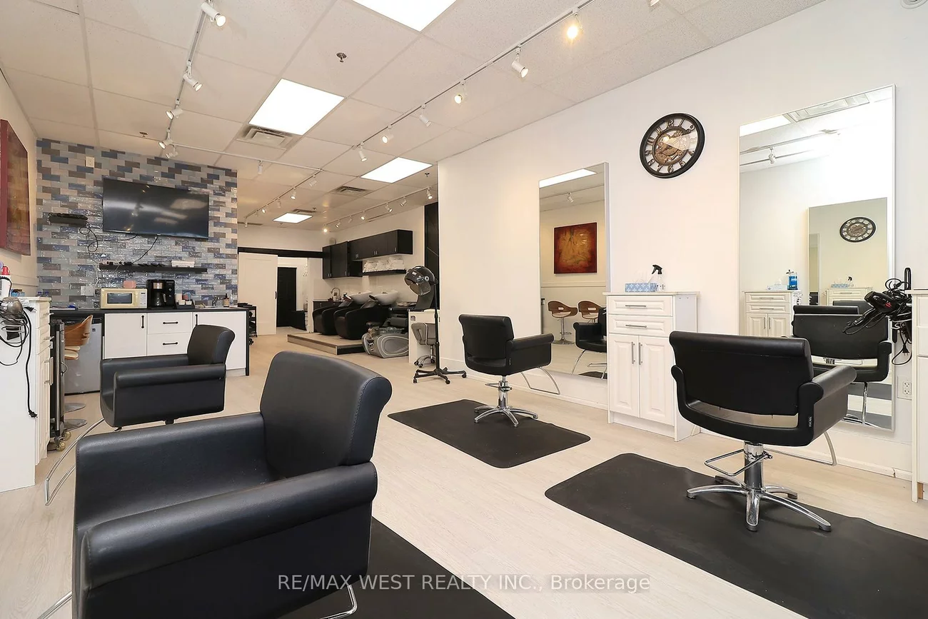 90, Winges, Pine Valley Business Park, Vaughan