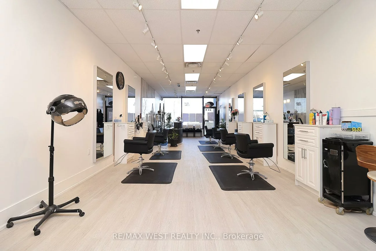 90, Winges, Pine Valley Business Park, Vaughan
