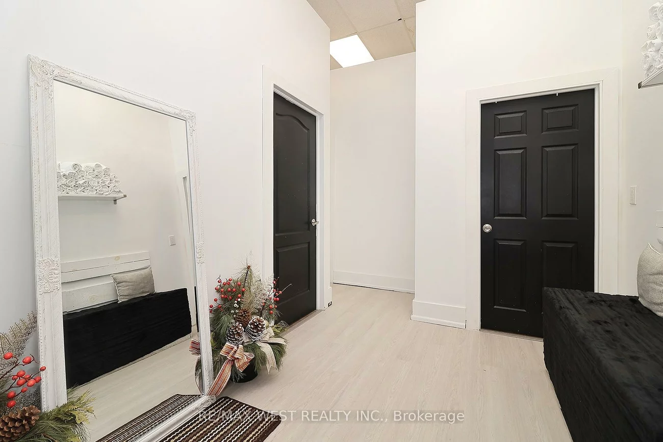 90, Winges, Pine Valley Business Park, Vaughan