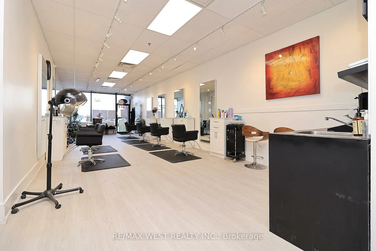 90, Winges, Pine Valley Business Park, Vaughan