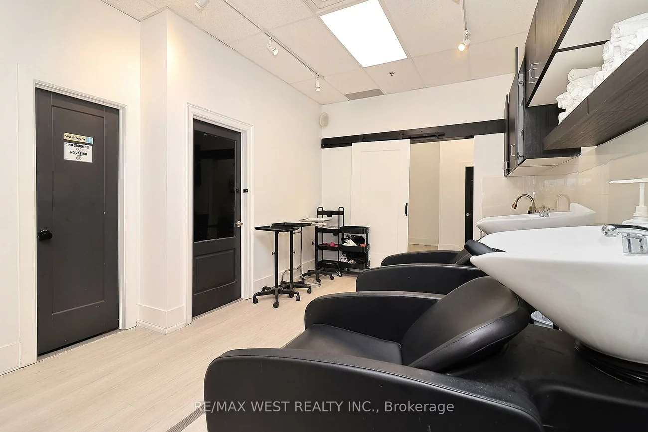 90, Winges, Pine Valley Business Park, Vaughan