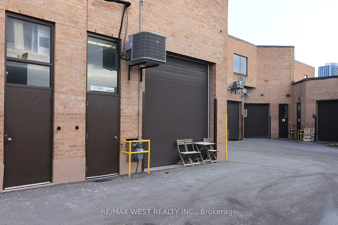 90, Winges, Pine Valley Business Park, Vaughan