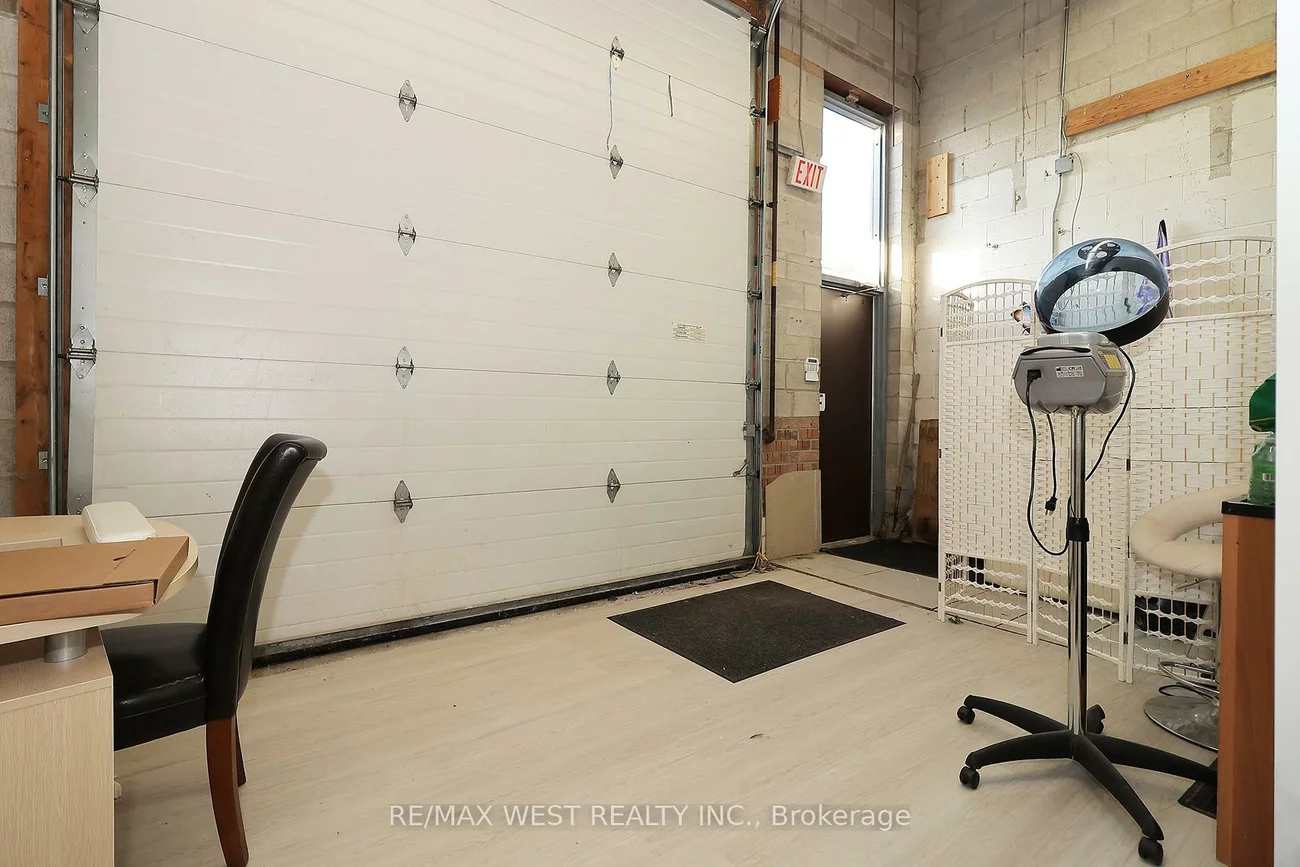 90, Winges, Pine Valley Business Park, Vaughan