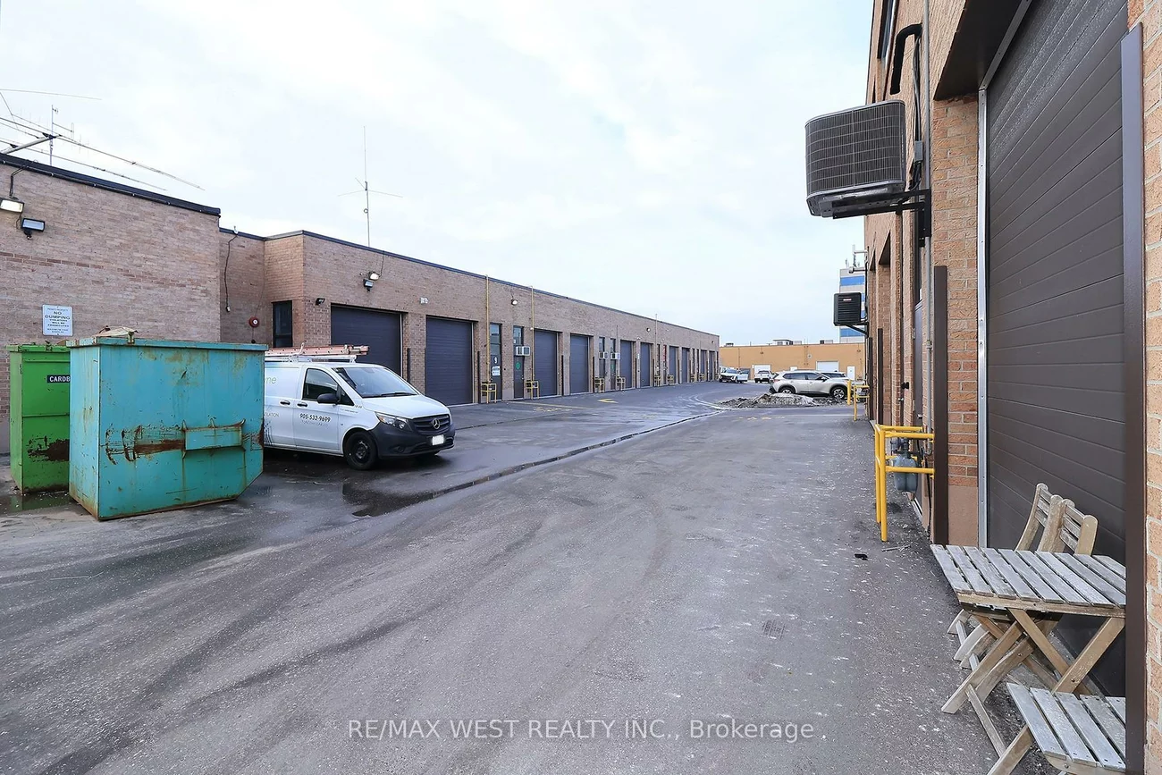 90, Winges, Pine Valley Business Park, Vaughan