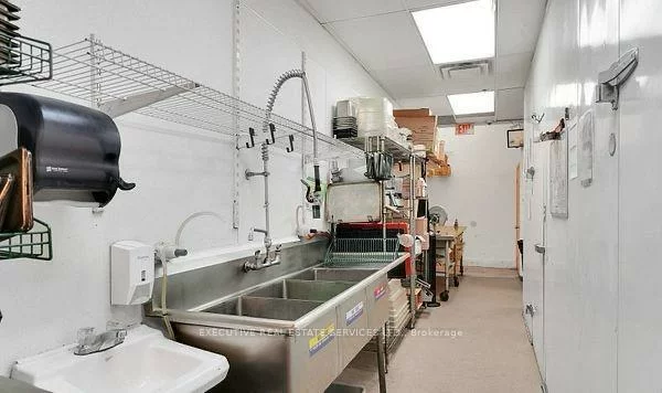 30, Famous, Pine Valley Business Park, Vaughan