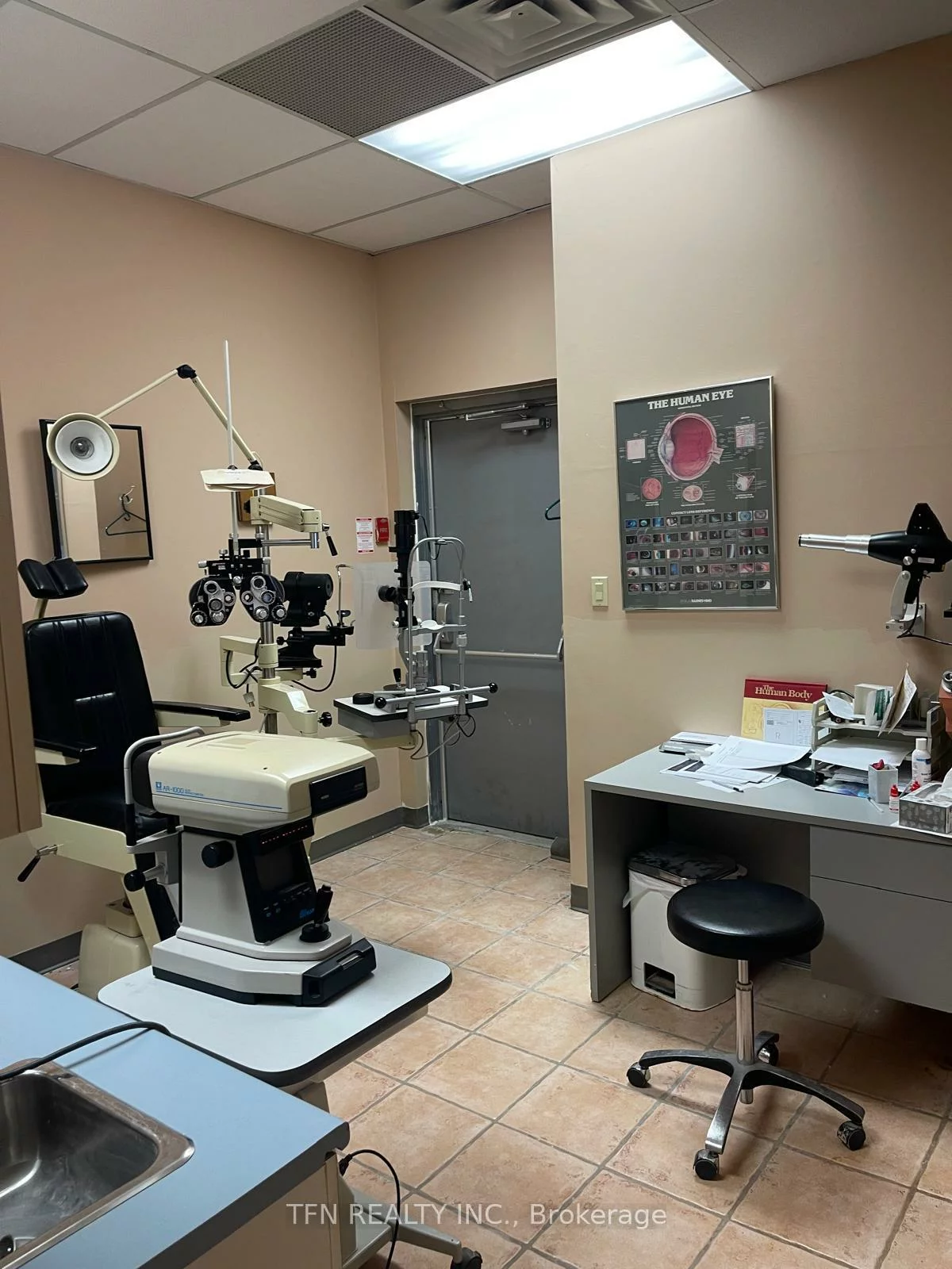 390, Steeles, Crestwood-Springfarm-Yorkhill, Vaughan