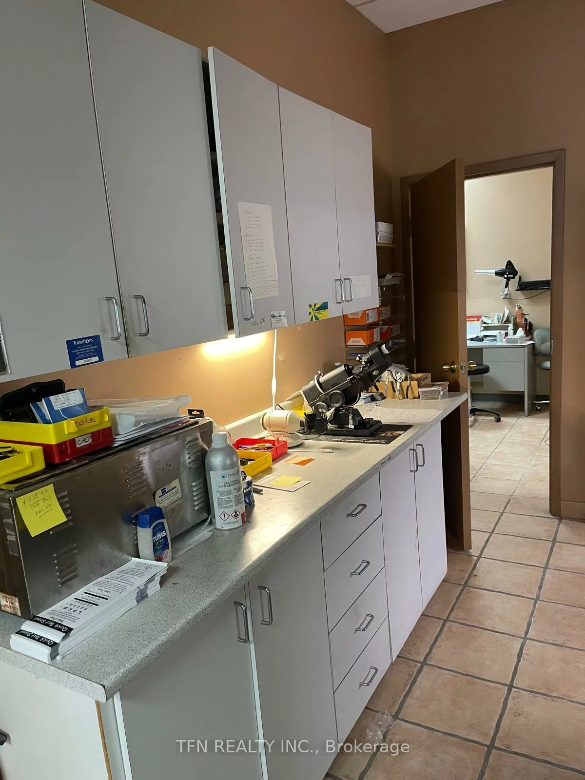 390, Steeles, Crestwood-Springfarm-Yorkhill, Vaughan
